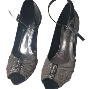 BCBG girls shoes size 7.5 high heels With Box Worm Once